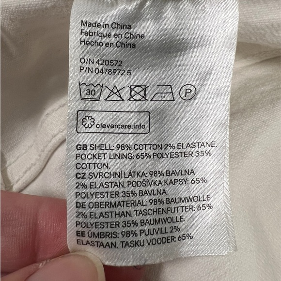 H&M Woman’s Jean shorts (size 14) - Picture 7 of 7